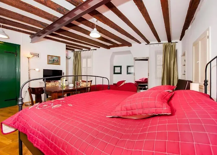 Retro Oscar I * Ρόβινι